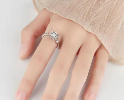 Anxiety Spinner Ring – Daisy Pearl Twist