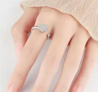 Anxiety Spinner Ring – Daisy Pearl Twist