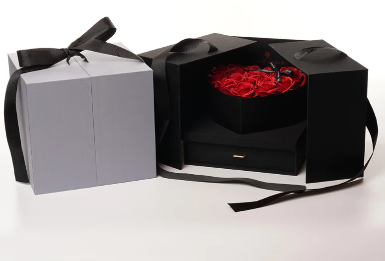Luxury Rose Flower Gift Box – Heart Edition