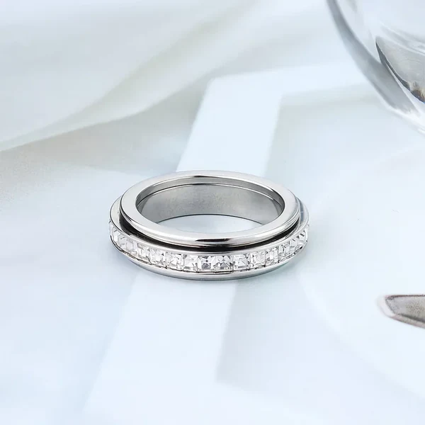 Luxe Crystal Spinner Ring