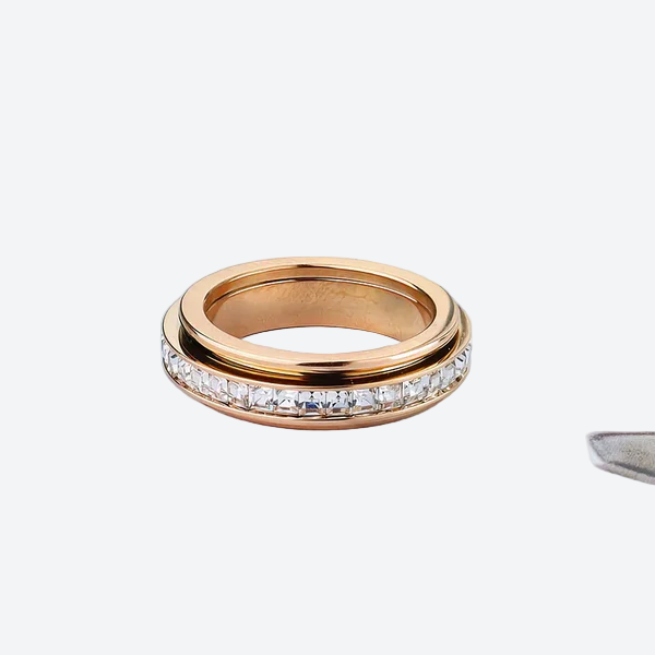 Luxe Crystal Spinner Ring