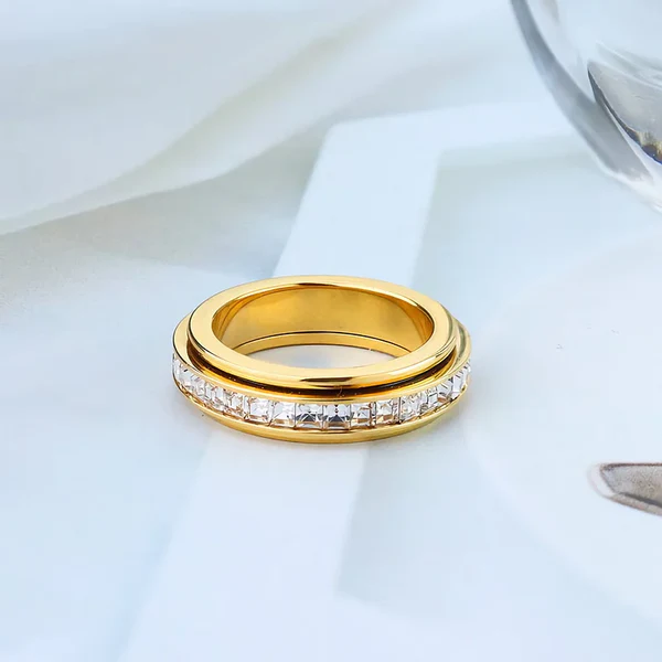 Luxe Crystal Spinner Ring